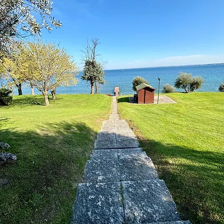 The House Apartament Padenghe sul Garda